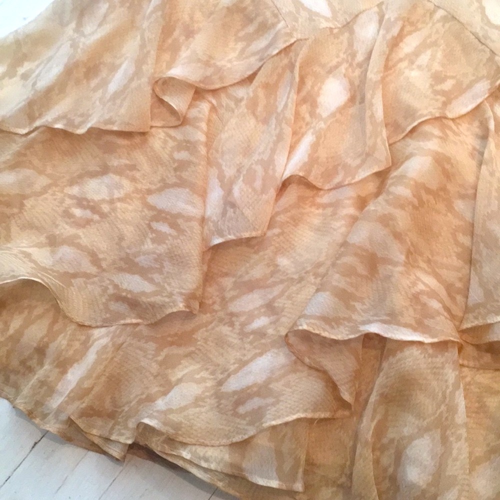 Fliirty Skirt - Picture 2 of 8